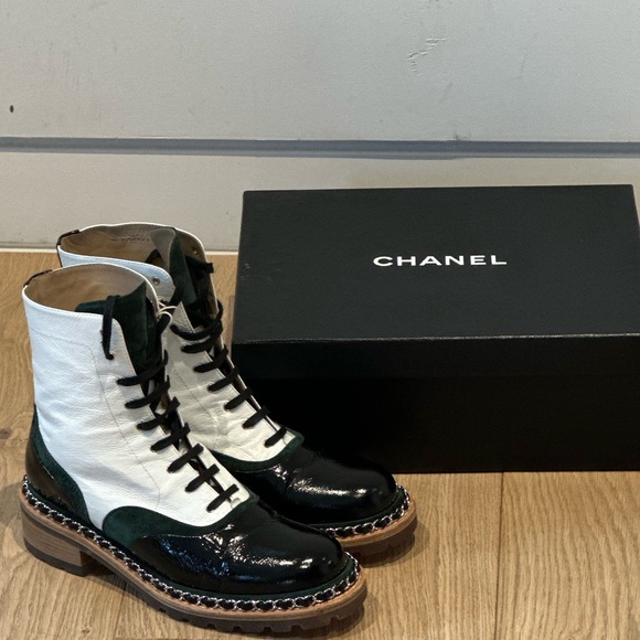 CHANEL SALZBURG 2015 Suede Patent Calfskin Boots Shoes - Size 39 - Picture 9 of 9